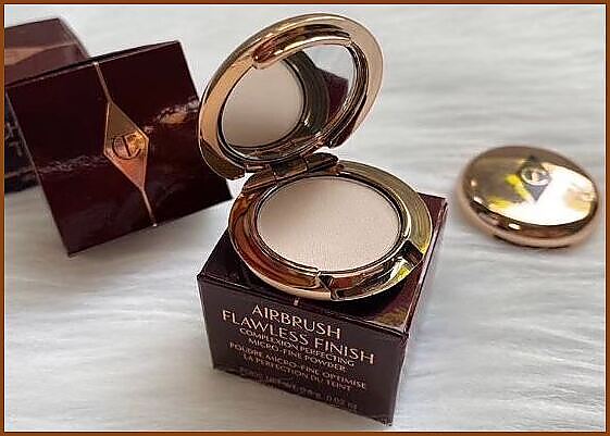 Charlotte Tilbury claims this pressed powder will give you a cashmere-like skin experience! It is more like a pamper than a powder and has a soft-focus finish. It also contains super-nourishing ingredients. Every sweep is magically enhanced with almond oil, rose and reflecting pearls.
